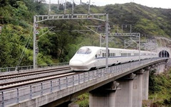 渝万高铁正式开通运营 三峡库区迎来“高铁时代”