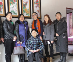 爱心人士金寨送温暖 看望慰问高寿老人