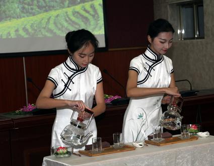 中外专家齐聚云南农大培训“欧盟有机茶认证”