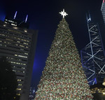 香港巨型圣诞树亮灯