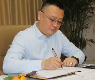 热烈祝贺世界华商大会山东分会 第一届理事会成功举行