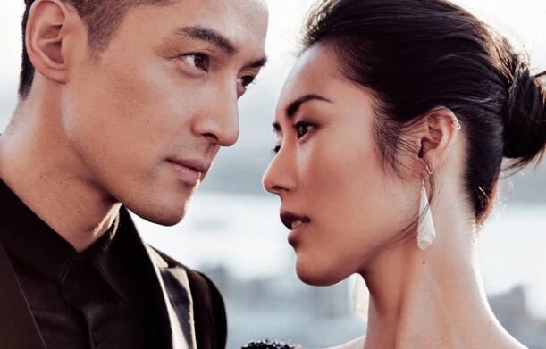 胡歌刘雯上演纽约寻爱记 甜蜜依偎似情侣