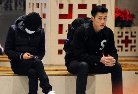 王宝强新助理曝光 颜值身材不输小鲜肉