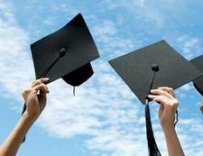 中国赴美低龄留学生增多 名校申请变难录取率下降