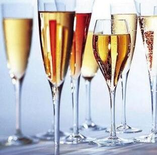 法国研究发现 香槟气泡越大 味道越好