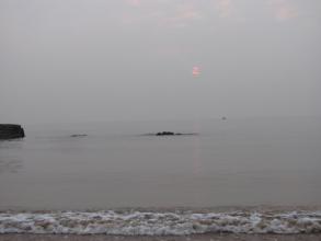 游轮受雾霾影响无法进港 2000乘客海上漂2天