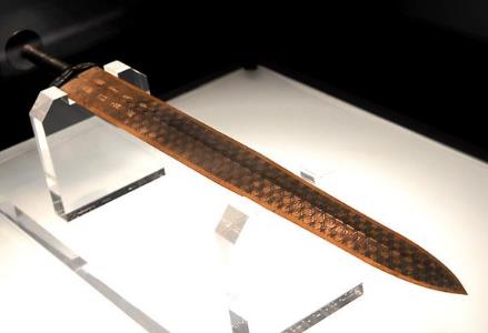 “天下第一剑”越王勾践剑再亮相湖北省博物馆