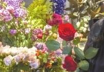 情人节催生“天价玫瑰” 个别品种批发千余元一束