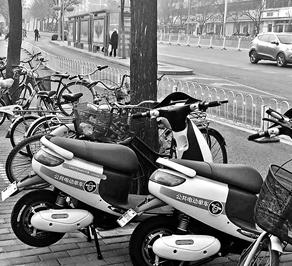 共享电动单车现身北京街头 安全性及是否合规引热议