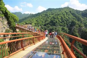 北京市拟暂停新建玻璃栈道 监管责任尚不明确