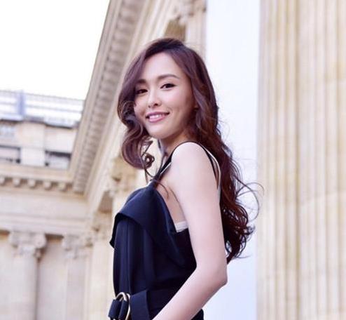 听说一字眉被掰弯啦？手把手教你女星最in的同款眉型！