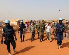 中国维和官兵南苏丹营救7名联合国人员 一度遭包围