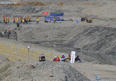 走进张献忠沉银考古文物存放地：金册银册兵器出水