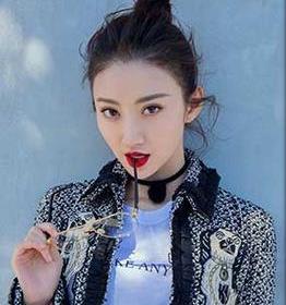 白成一道光的女星