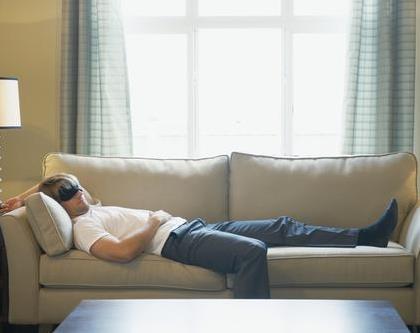 熬夜后及时做好三点有助于减轻伤害