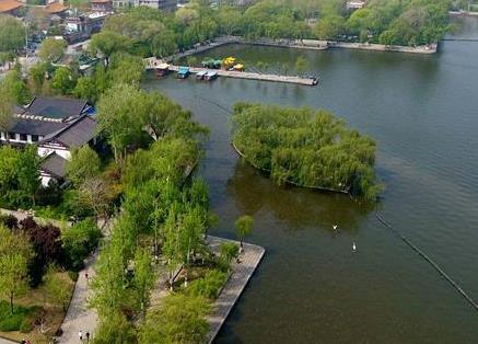 俯瞰济南大明湖