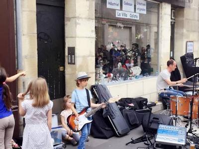 留学时阅读非易事 海外学子需熟悉相关专业用语