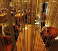 自媒体“裂变期”泡沫浮现：抄袭多发维权难 炒作吸睛无底线