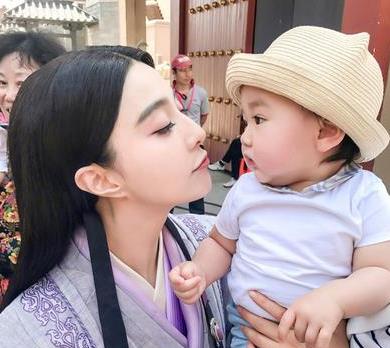 范冰冰好肌肤不输董璇爱女 反光仙女肌如何养成