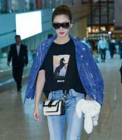 牛仔裤又出新花样 江疏影王鸥都爱穿超美的拼接款式