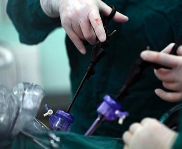 重庆“网红”外科医生：百万人同一时间看他直播