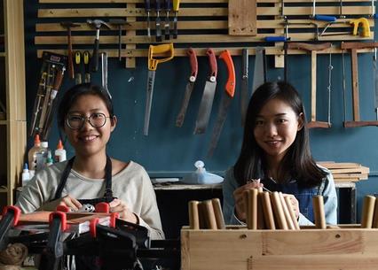 “因木之遇”：两个女大学生的创业天地