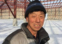 第一代农民工近暮年：我要干到70岁 不干没人养老