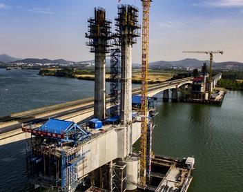 蒙华铁路汉江特大桥建设进展顺利