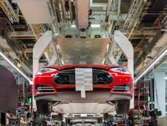 特斯拉工厂工人爆料：工作压力山大 经常有人在干活时突然晕厥