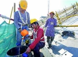 北京高温催热外卖量 外卖小哥：水刚喝就被汗蒸发