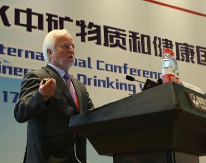 饮水不足会损害认知能力？看专家教你“喝对水”