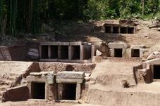 重庆发现宋明墓葬群 出土精美琉璃簪