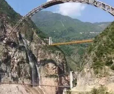 中国“最难隧道”：5分钟车程，他们要花去13年