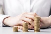 揽储任务重压：银行员工推荐理财承诺“个人兜底”