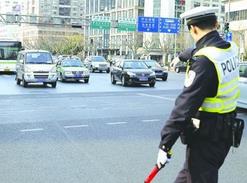 多地出台最严交规整治交通违法 摒弃恶习是重中之重