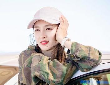 宋祖儿 江疏影心机girl 非洲草用珊瑚色才抢镜