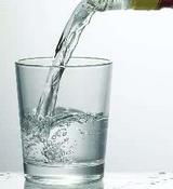 众多酒企布局光瓶酒 未来前景向好