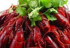 小龙虾成“夜宵界网红” 专营店总量是肯德基的三倍