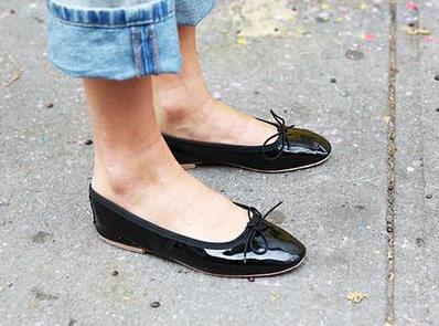 下周穿什么 显腿长的平底鞋你都入手了咩