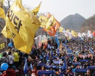 韩媒：萨德推迟部署 特朗普大发雷霆称干脆撤销