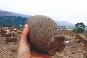 云南晋宁发现２０００多年前古滇国村落遗址