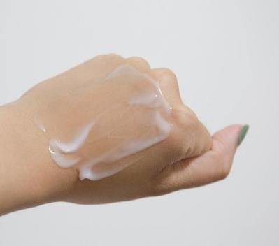 皮肤黯淡无光泽？肌肤也需要咖啡因来唤醒