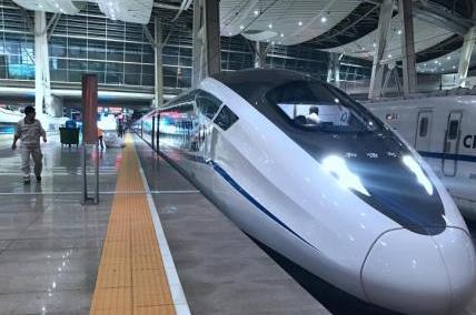 都是小“包间”！中国推出最新型纵向卧铺动车组