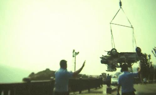 司机撞人致重伤逃逸 为脱罪将车推下悬崖