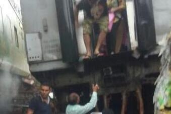 印度两周内发生第三起火车脱轨事件 造成多人受伤