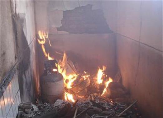 吕梁：离石一民房内煤气罐发生爆炸 造成4人受伤