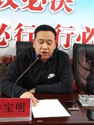 九年磨剑，百日策马闯雄关；一朝试锋，六月扬眉夺桂冠