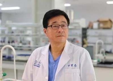 曾获国家科技奖的医生厅官 出诊前3天被抓