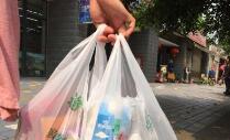 “限塑令”十年效果如何？ 快递外卖包装有待绿色化