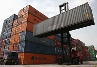 海关总署：中国贸易顺差已连续8个季度同比收窄